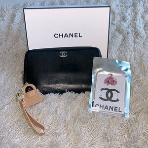 Chanel Caviar Long Zip Wallet - with Certification C…